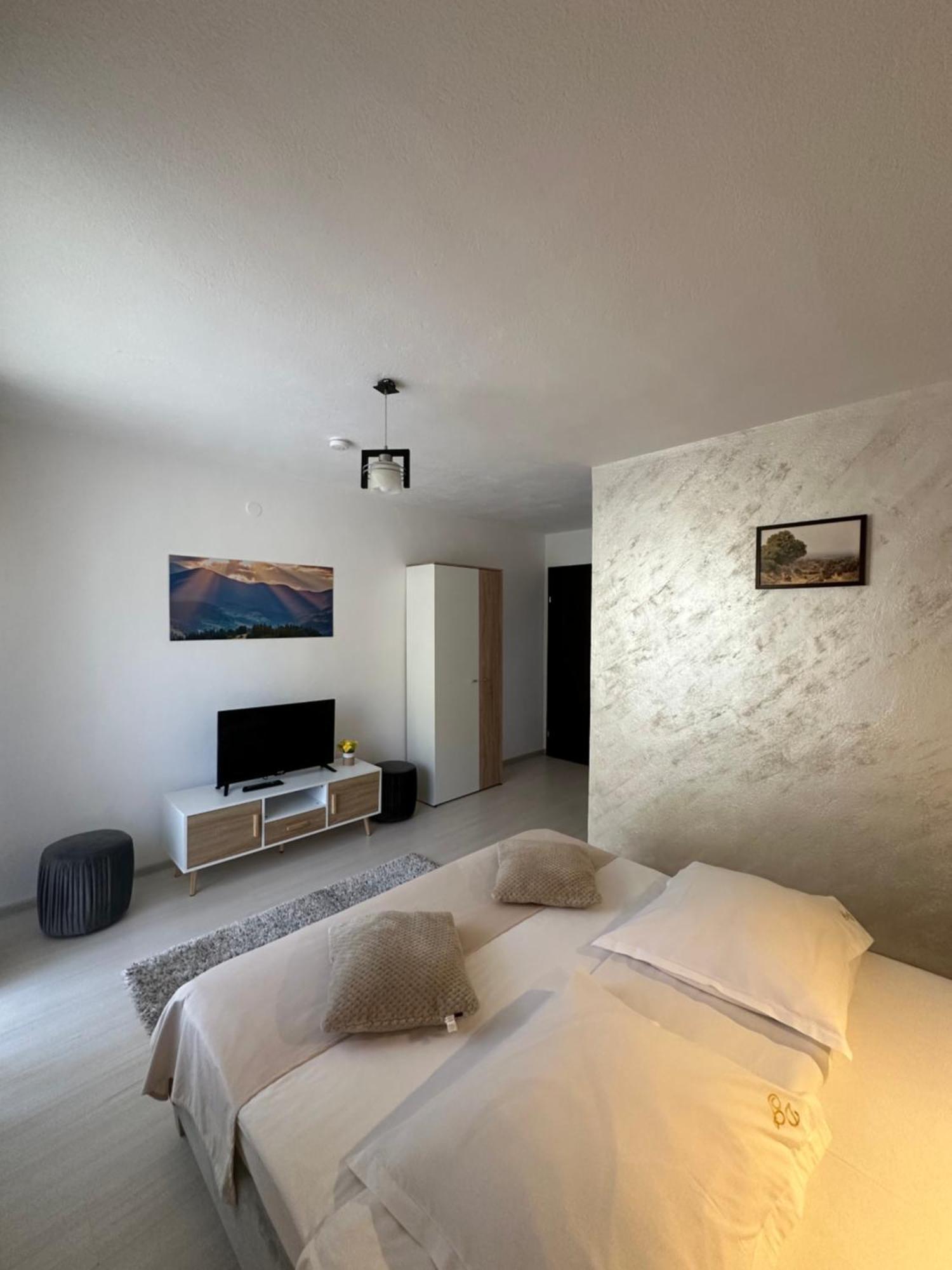Hotel Casuta De Langa Izvor Moeciu De Sus Exterior foto